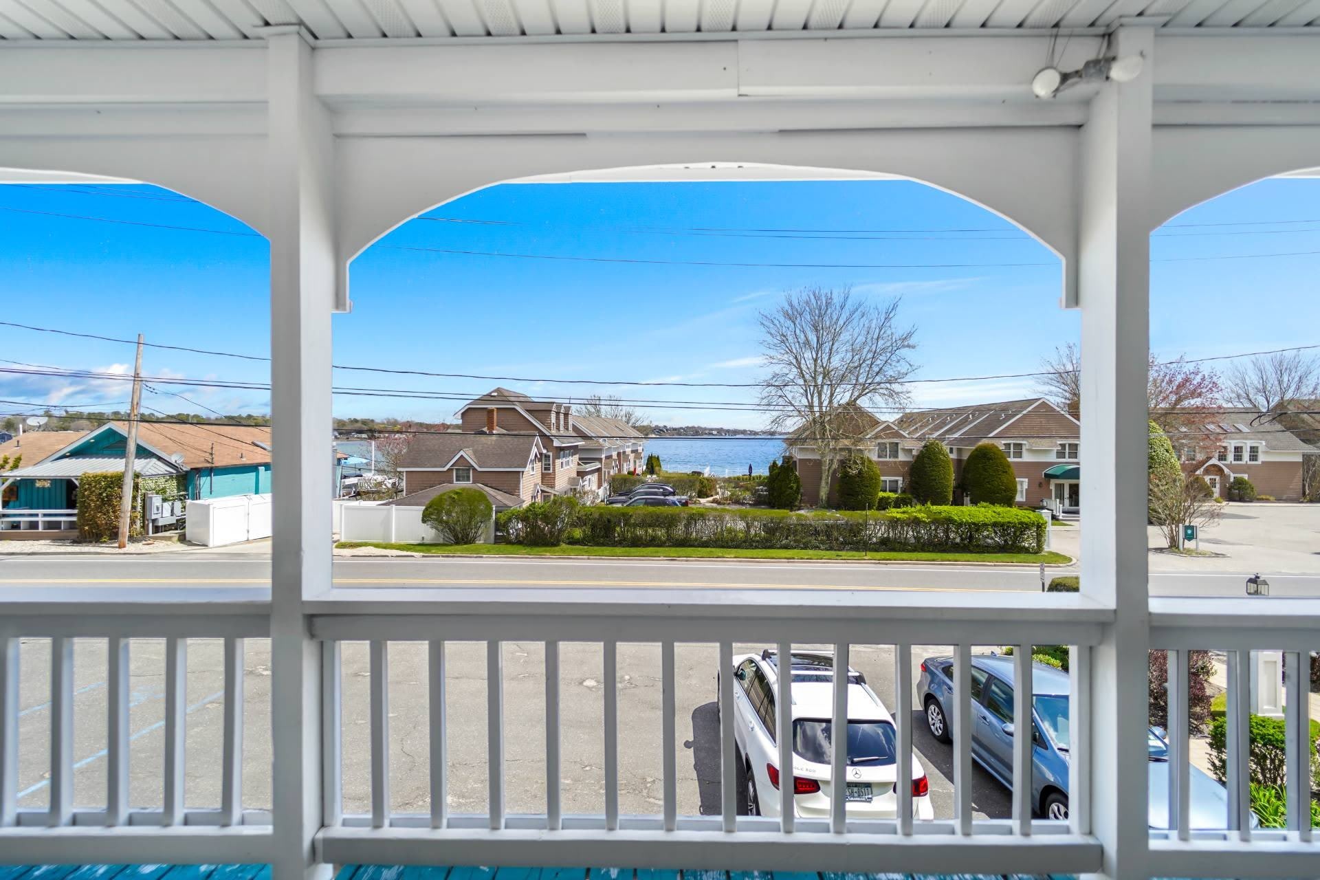 62 CANOE PLACE RD UNIT 625/6 – photo 4