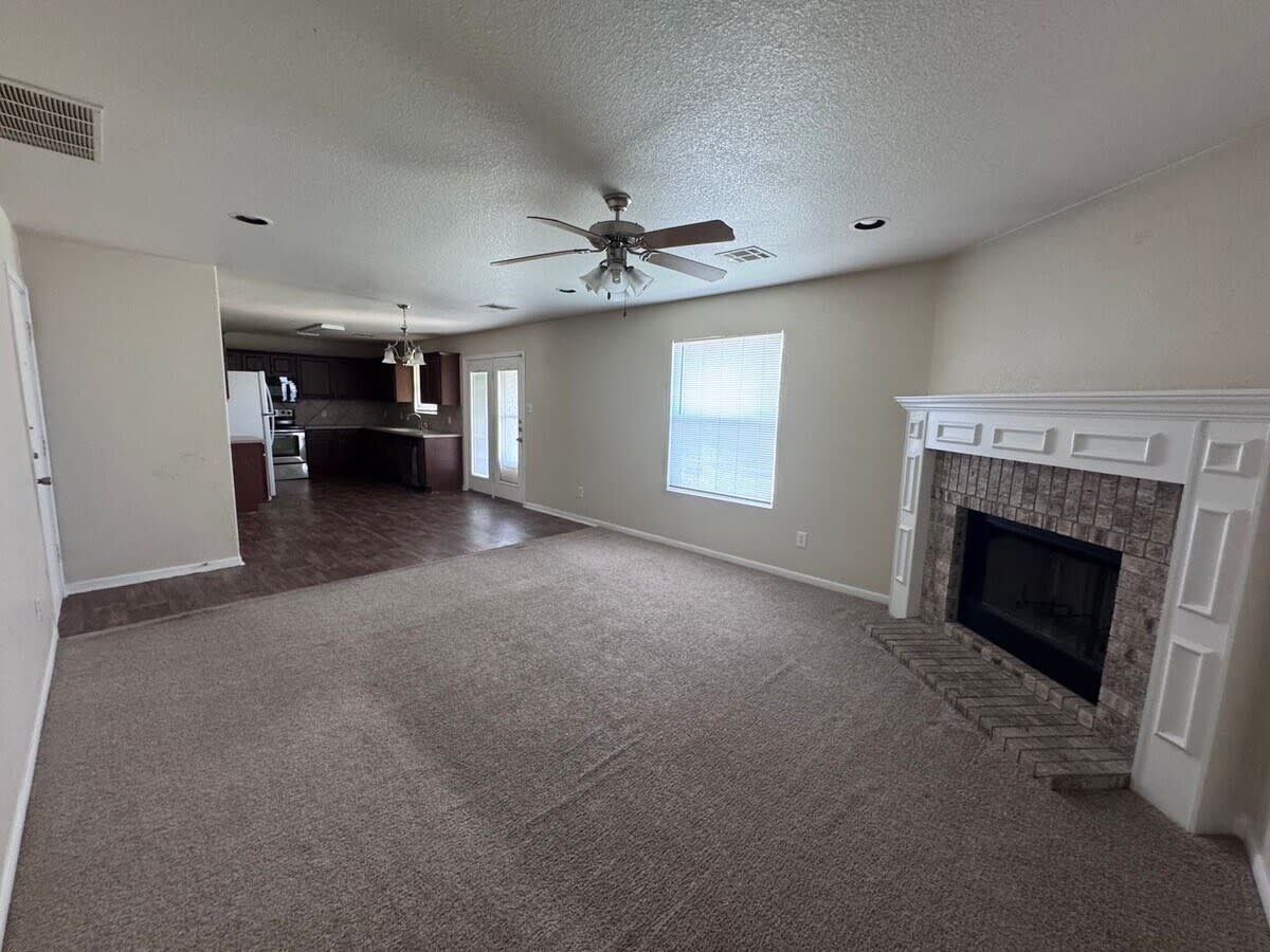 2201 Riley Dr – photo 5