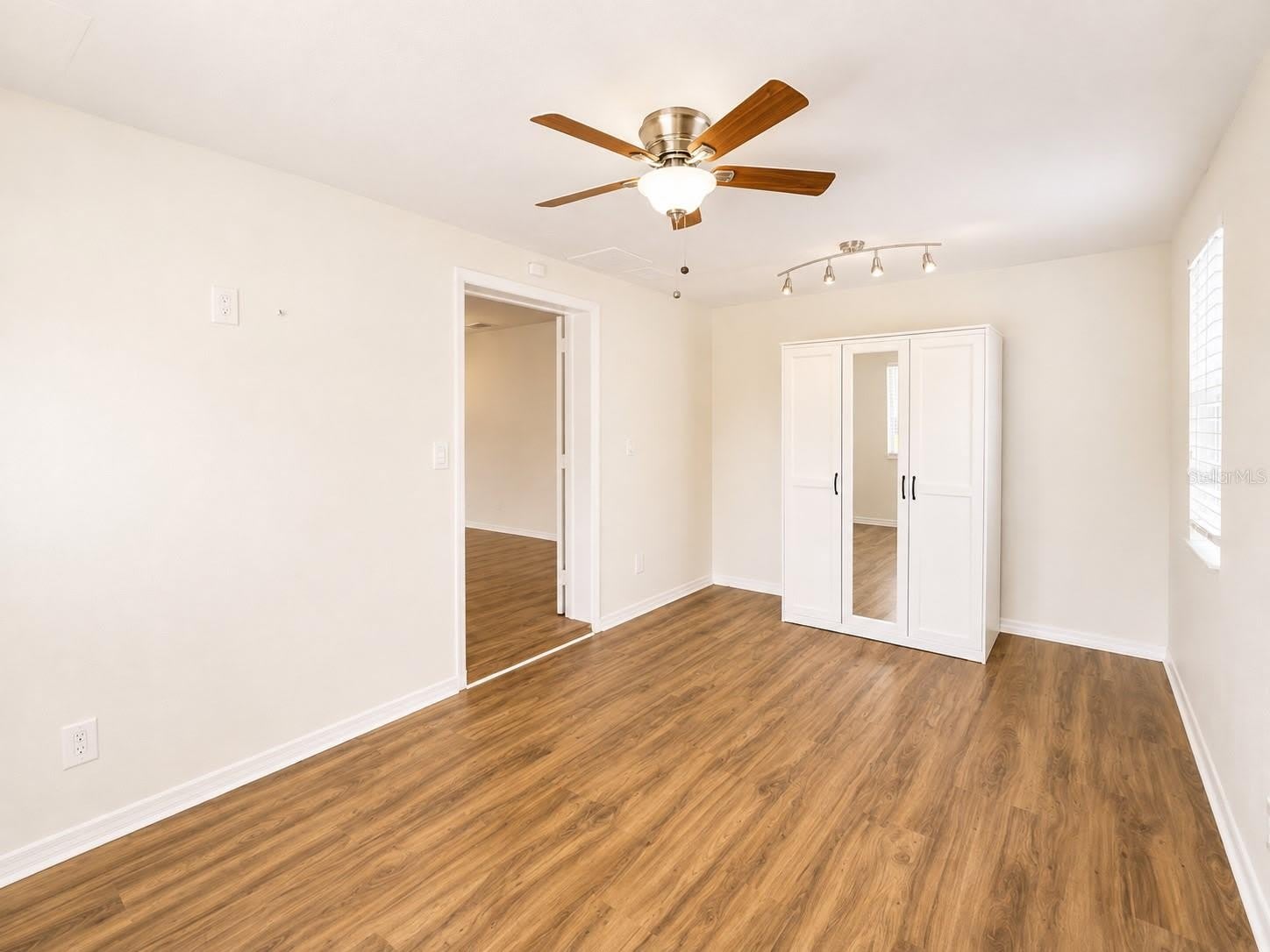 1915 W ORIENT Street – photo 4