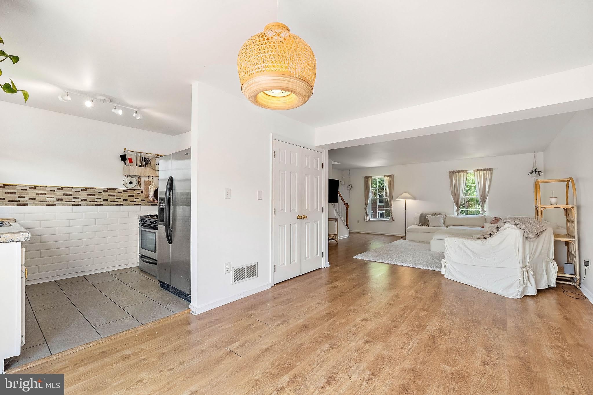 906 GRAY Street – photo 5