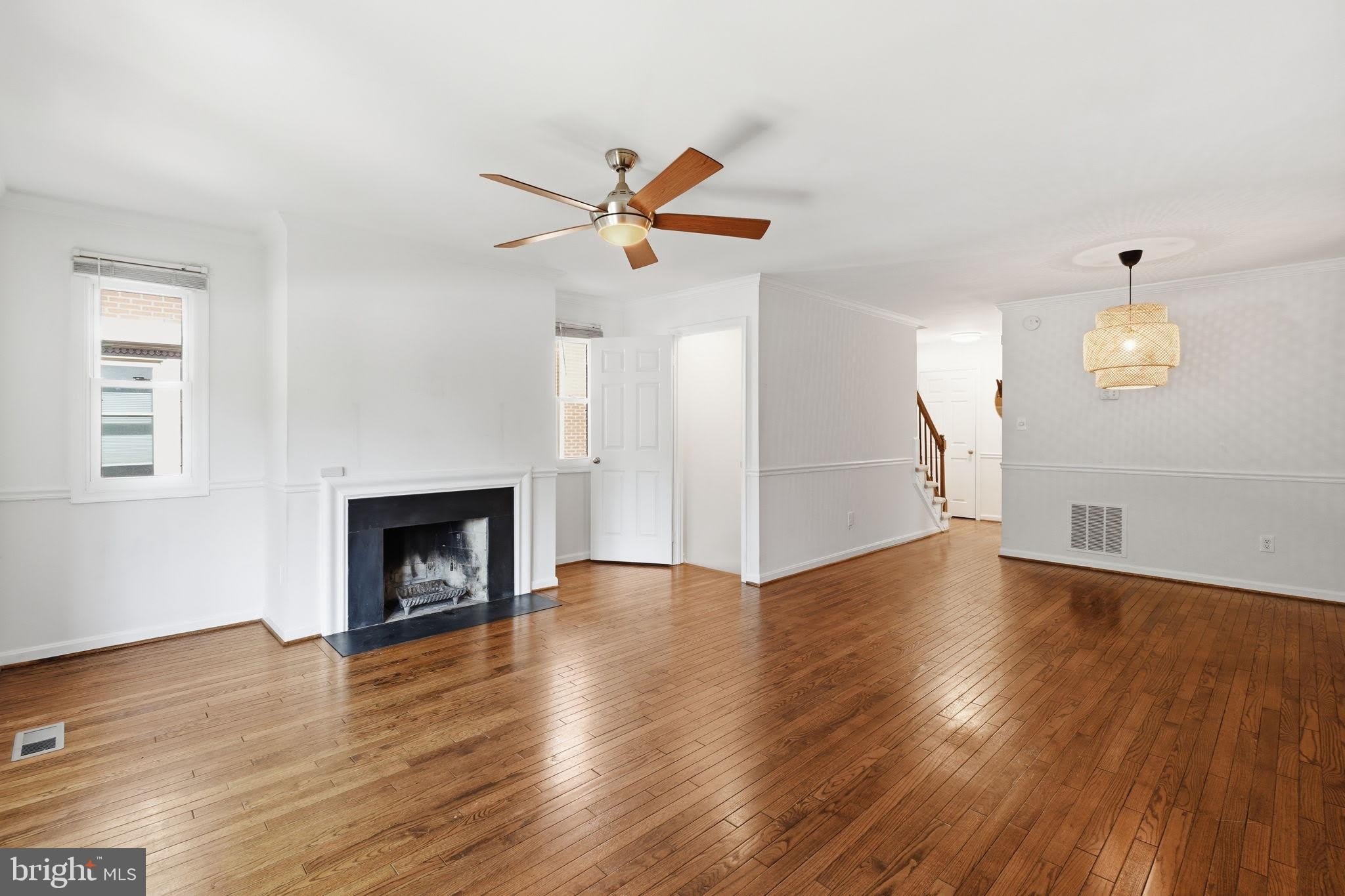 541 COLECROFT Court – photo 3