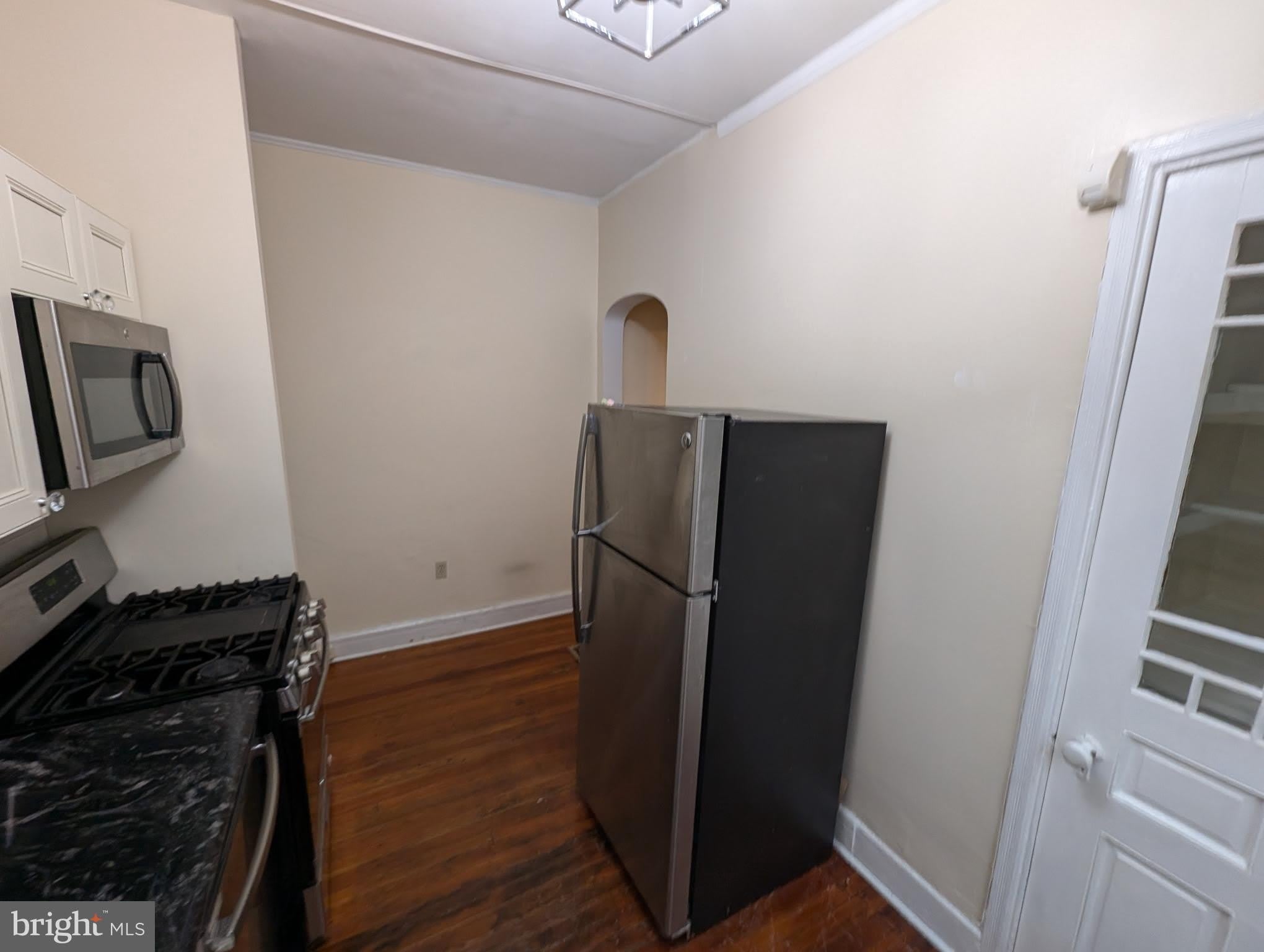 304 W SCHOOL HOUSE Lane – photo 5