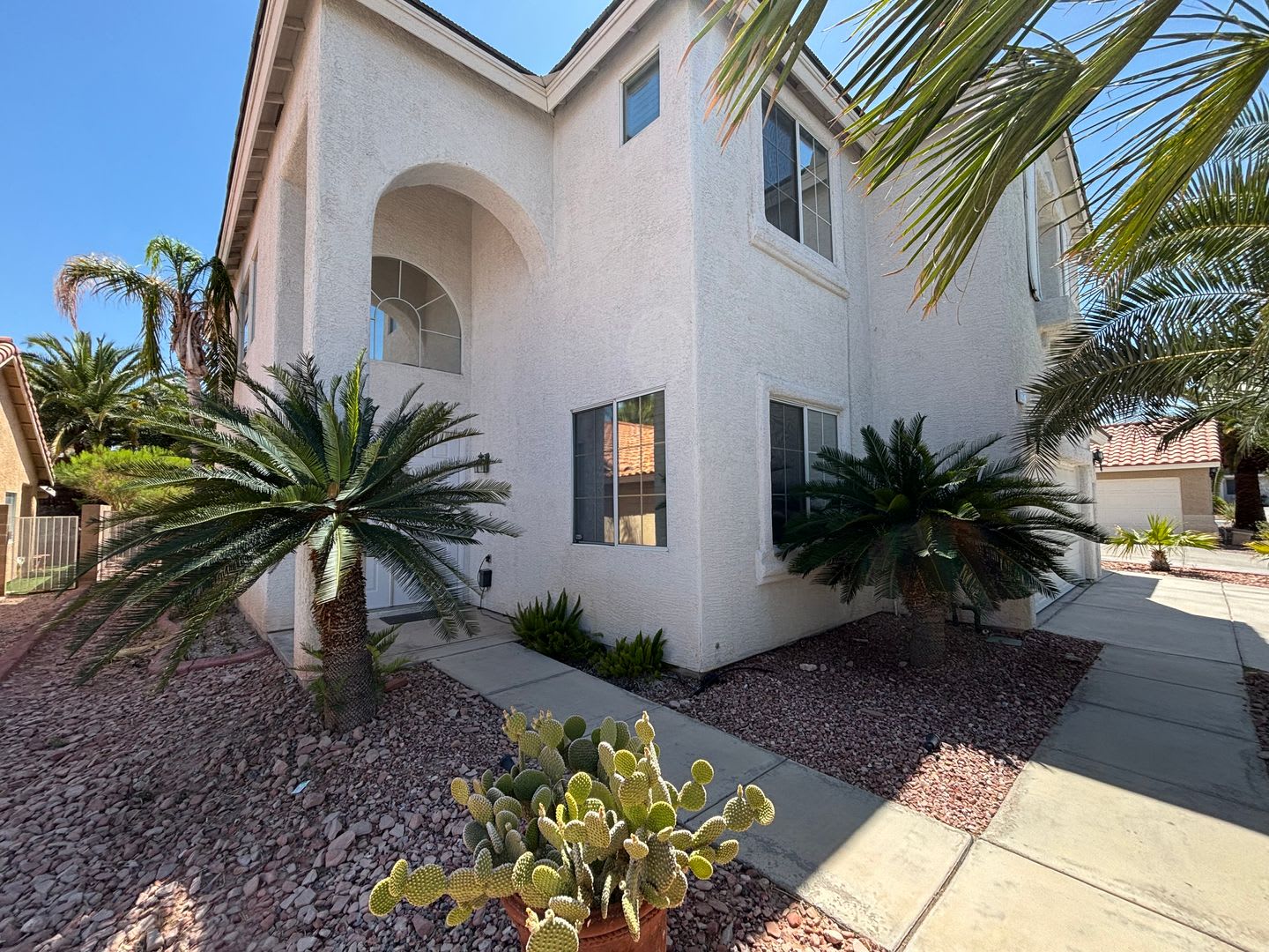 Elegant 4Bed/5Bath/3Car gated residence located near Silverado Ranch – photo 1