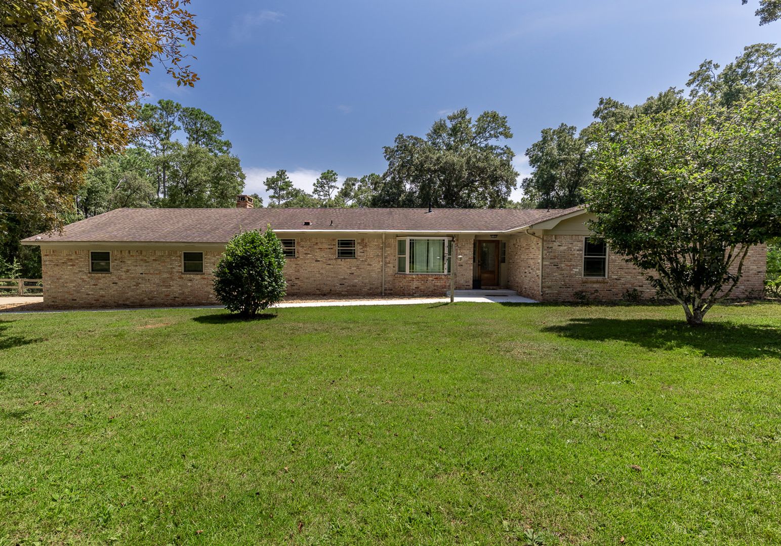Spacious 3-Bedroom Fairhope Home with Pool, Screened Porch & Remodeled Kitchen – photo 1