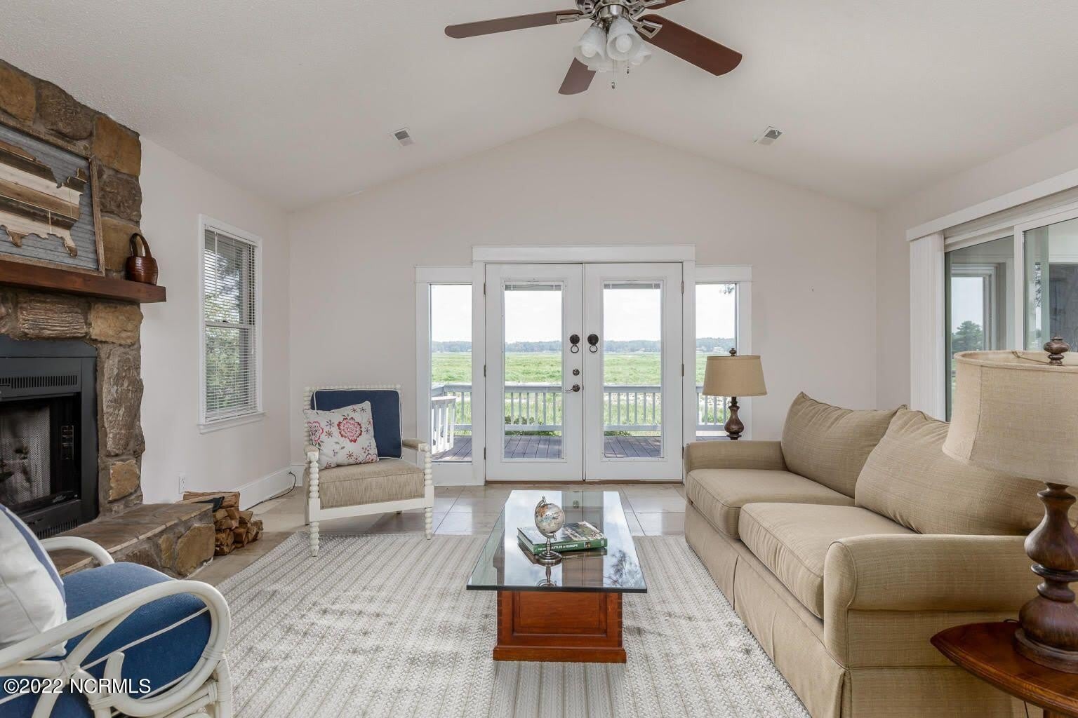 647 Castleberry Court – photo 5