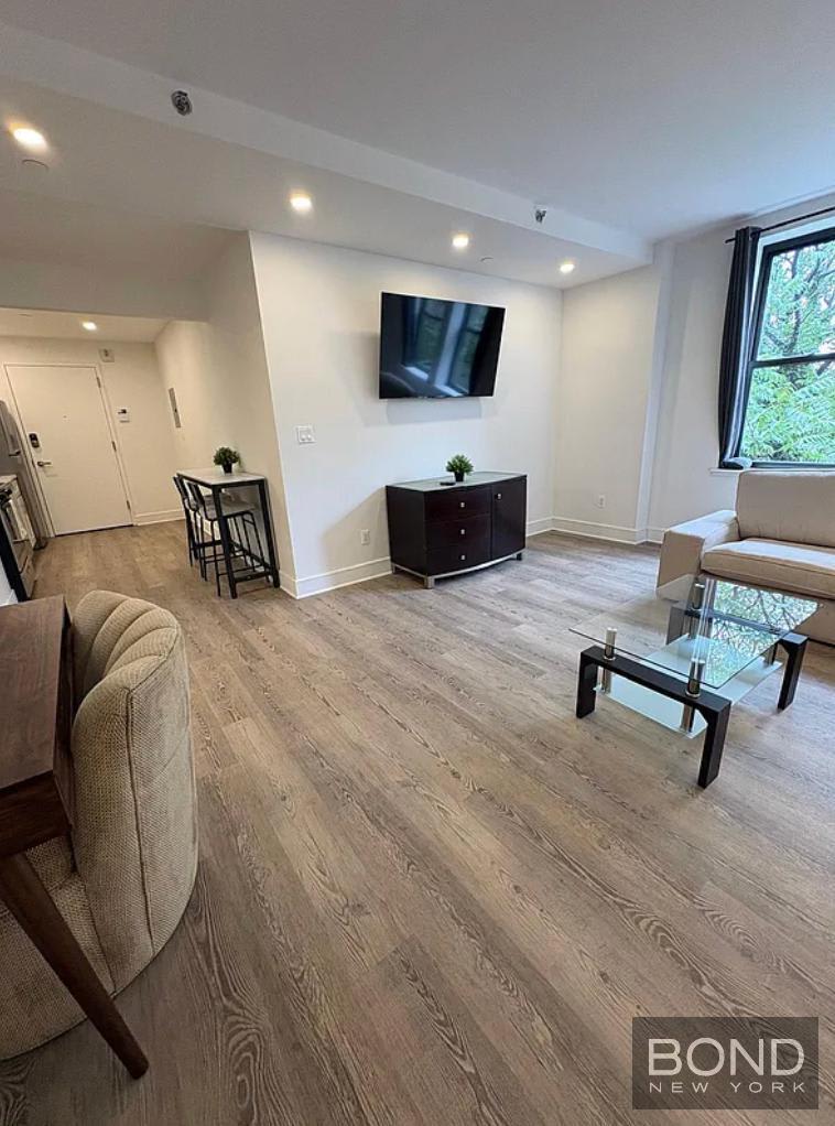 45 West 81st Street – photo 1