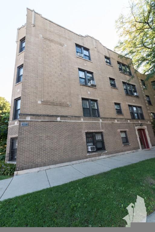 4549 North Leavitt St. – photo 2