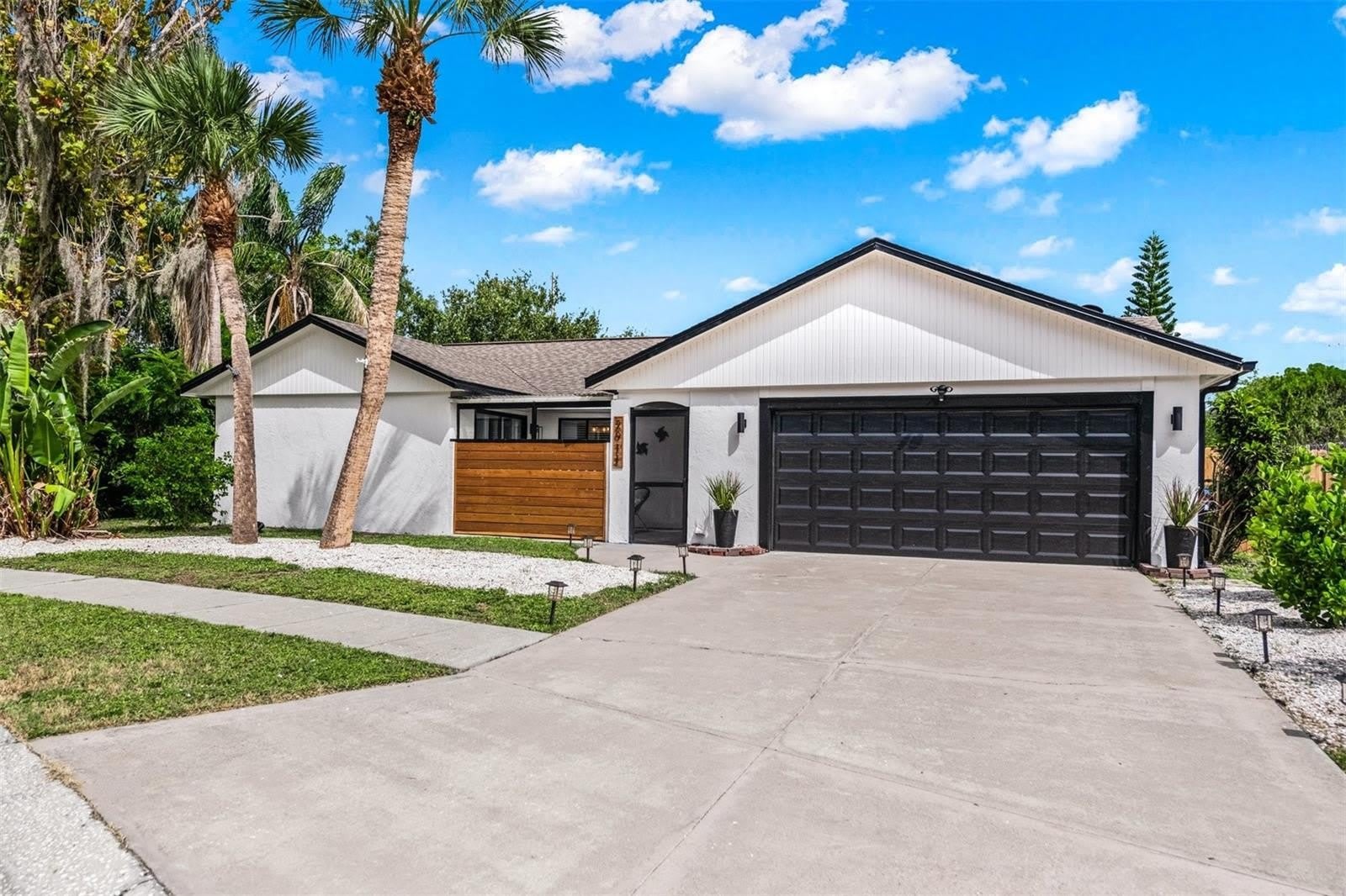 2911 WOODPINE Court – photo 2