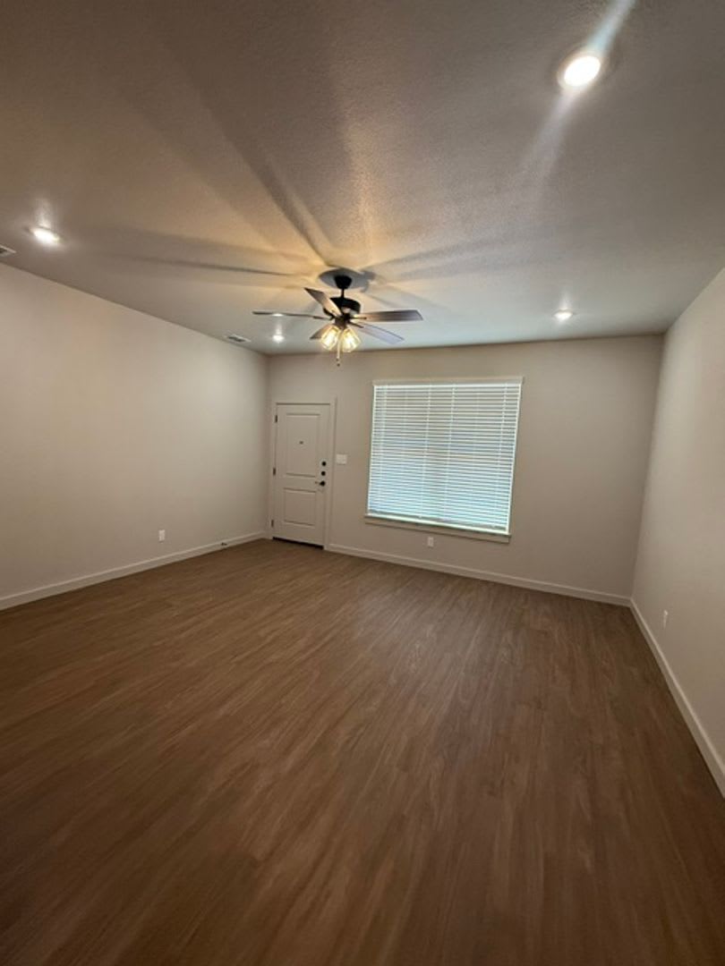 2325 Meadowbrook – photo 2
