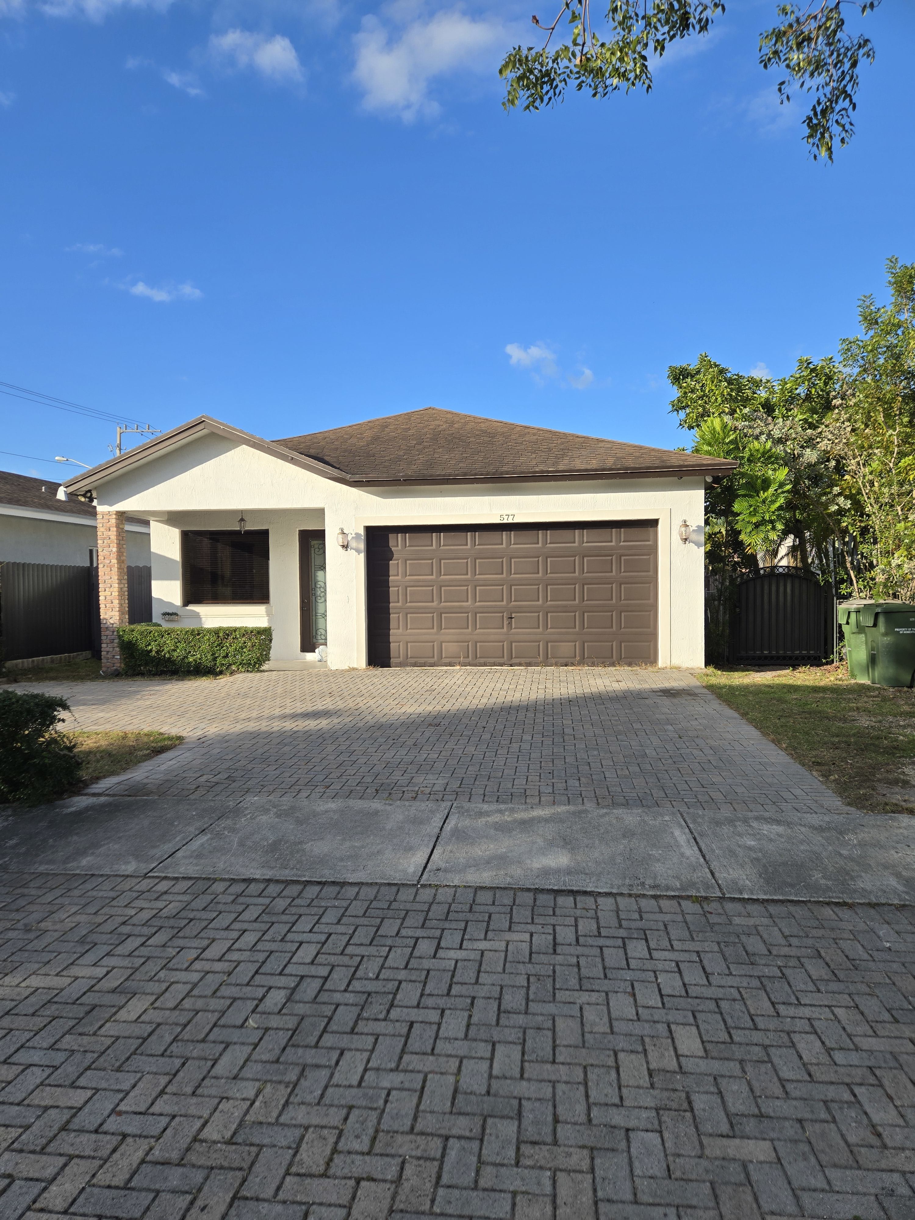 577 Nw 19th St – photo 1