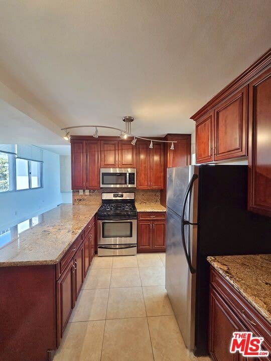 17368 W Sunset Blvd – photo 4