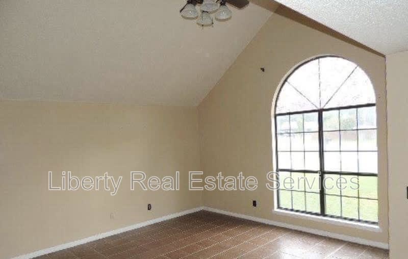 925 Granger Dr – photo 3