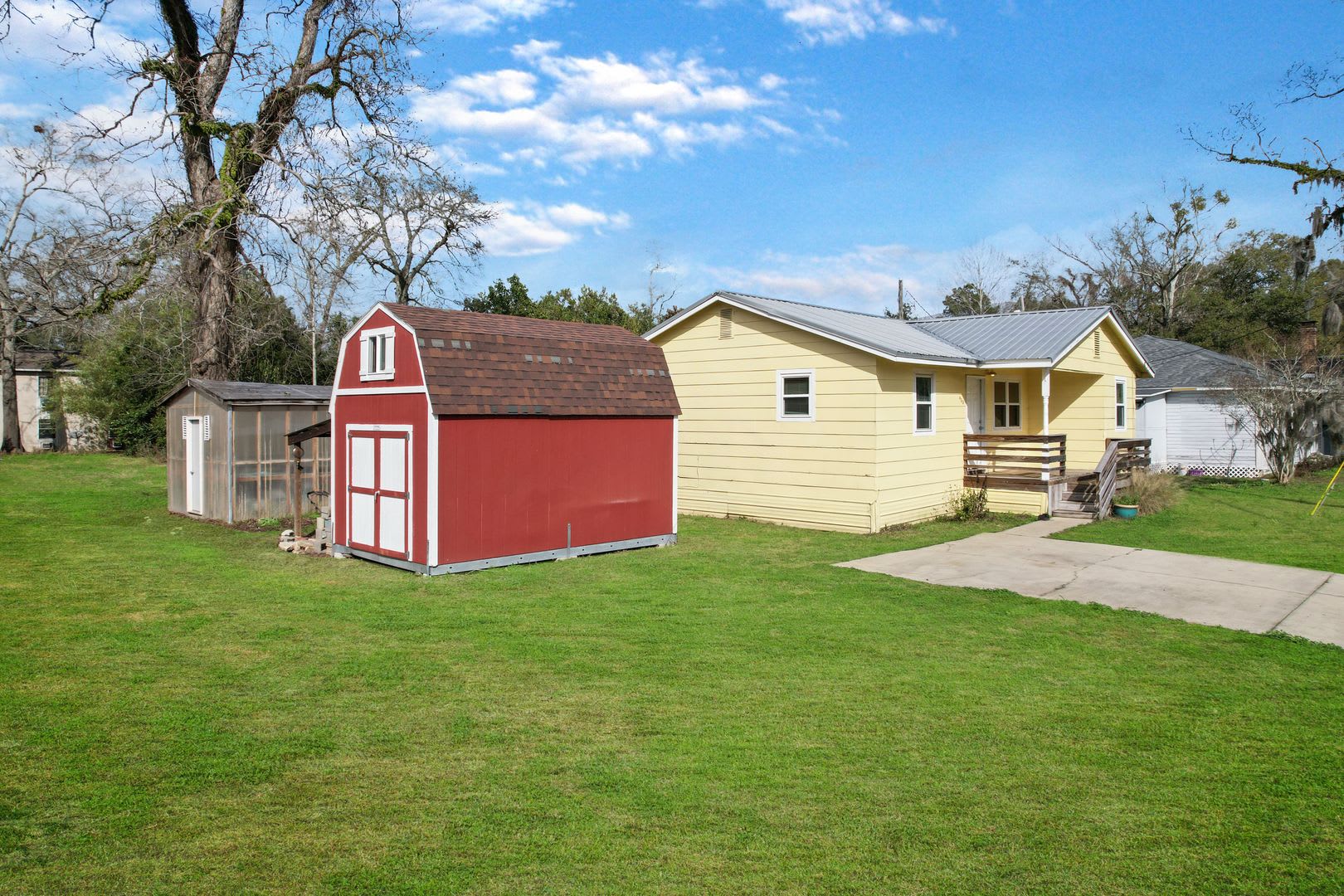 3 bedroom 1 bath house in Midtown available Mid- August – photo 4