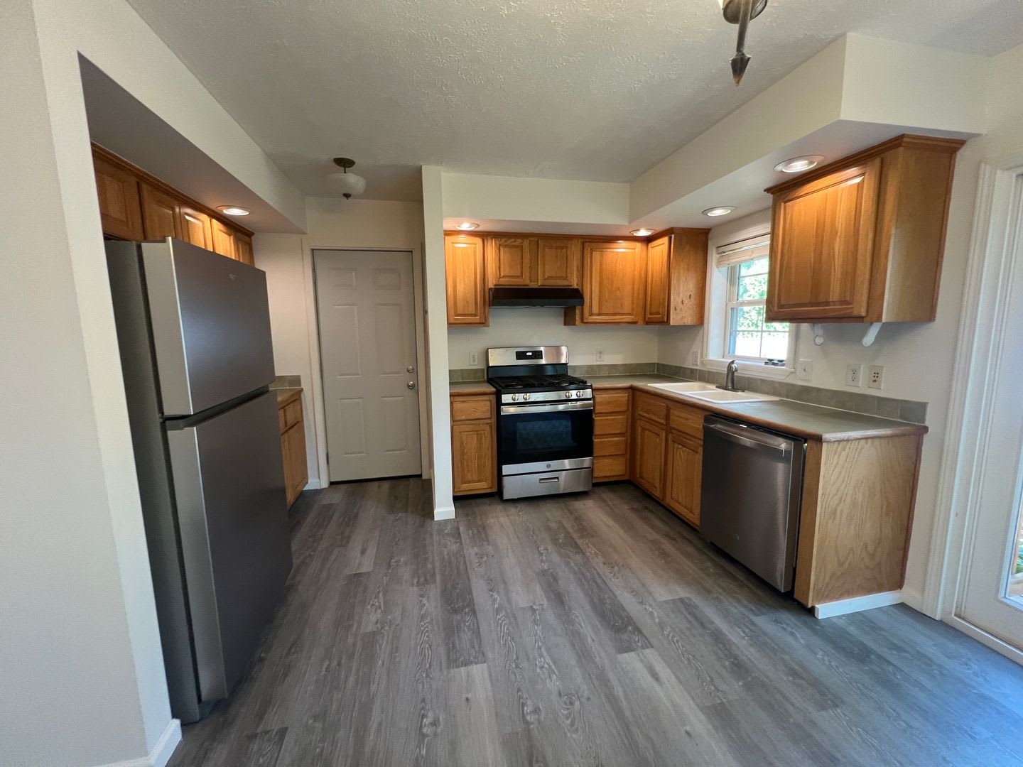 REMODELED 2 BEDROOM HOME IN HEART OF TRAVERSE CITY – photo 3