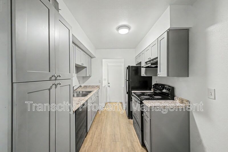 225 N Standage – photo 5