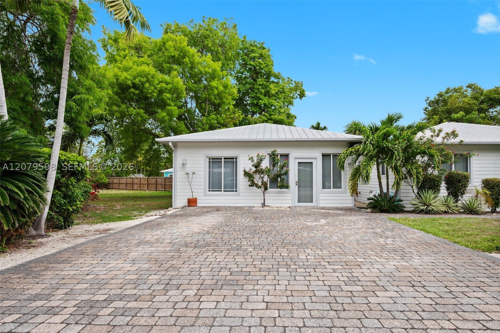 4 Transylvania Ave – photo 2