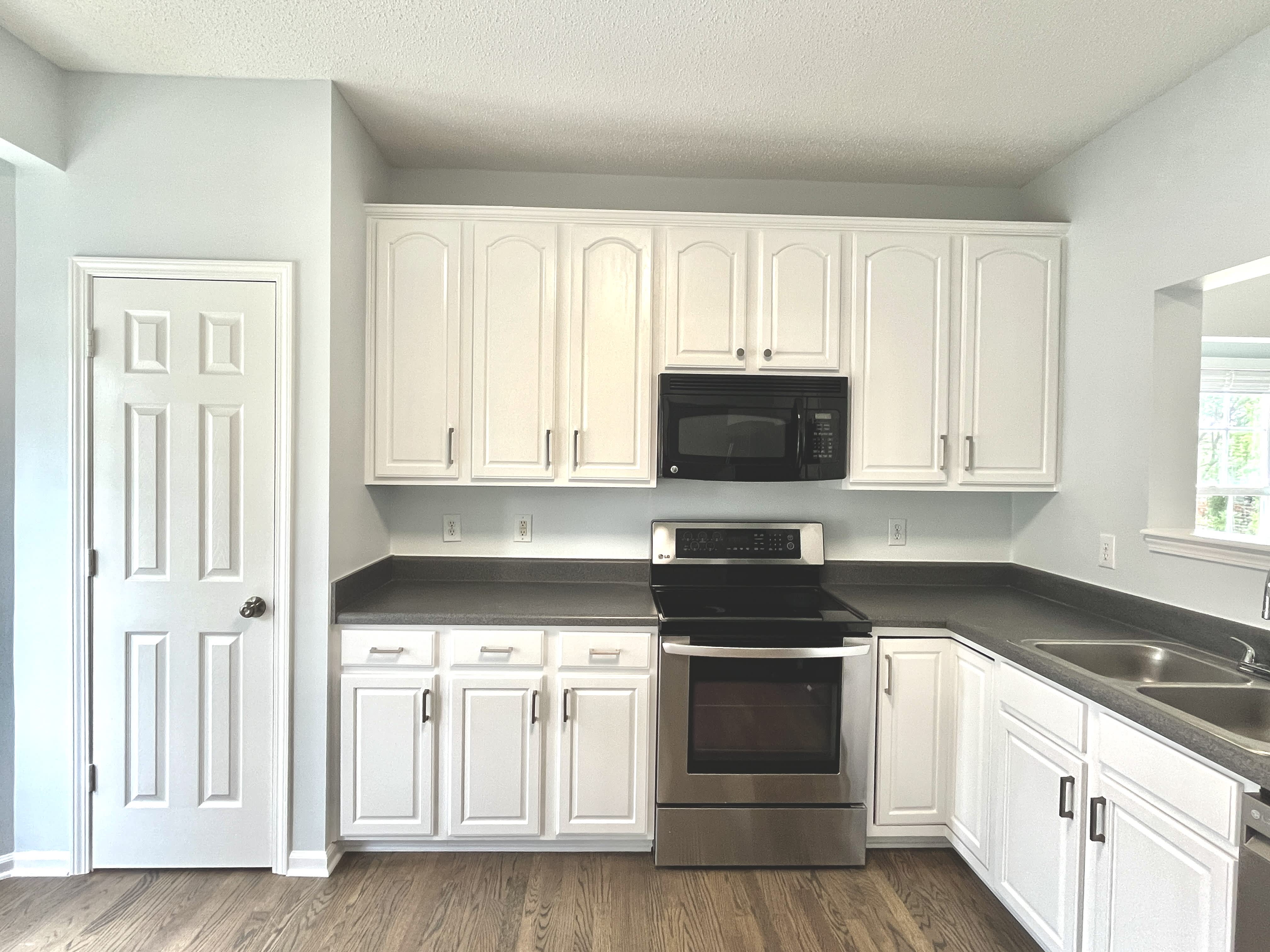 8330 Bratt Avenue – photo 4