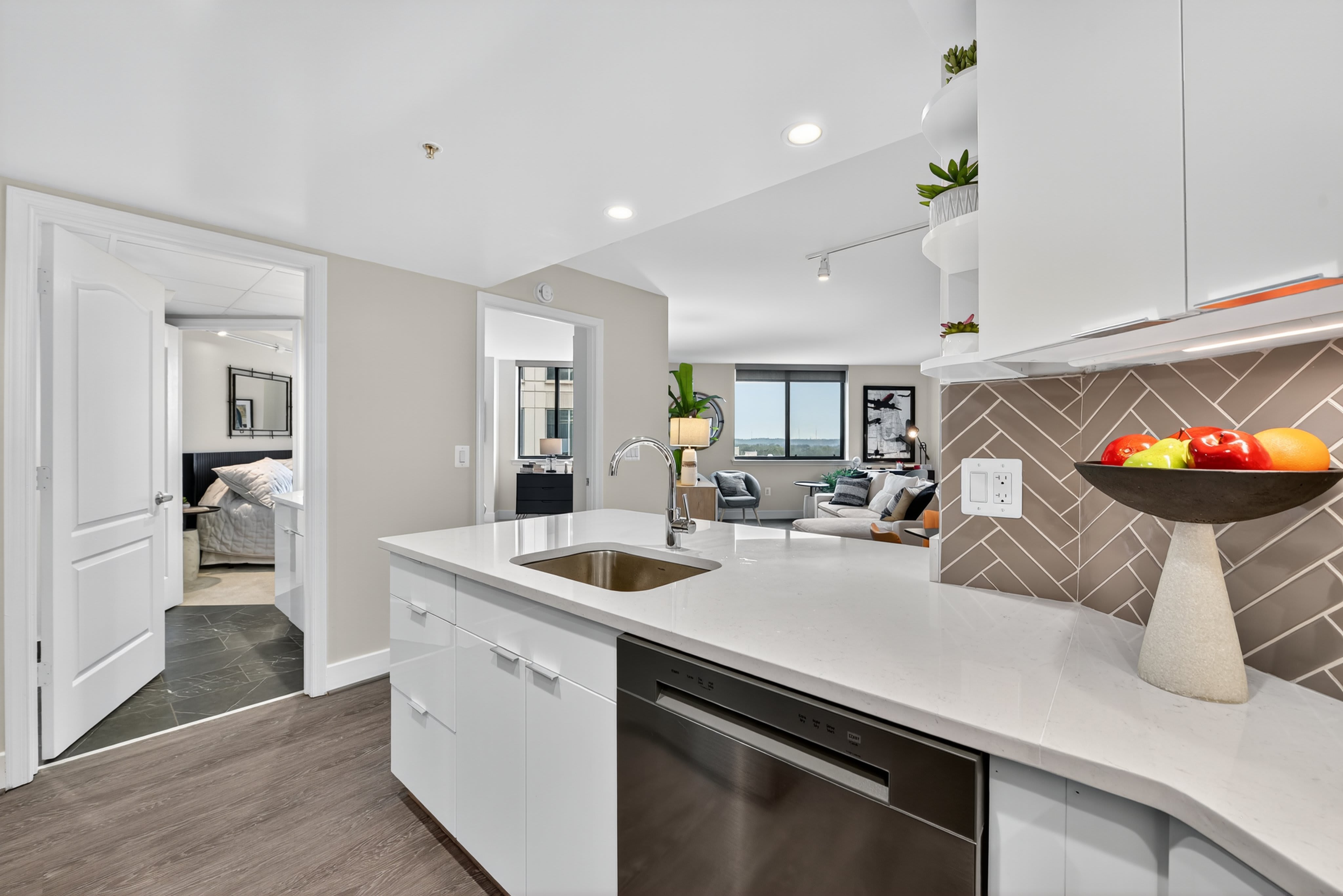 Richmond Square Apartments – photo 4