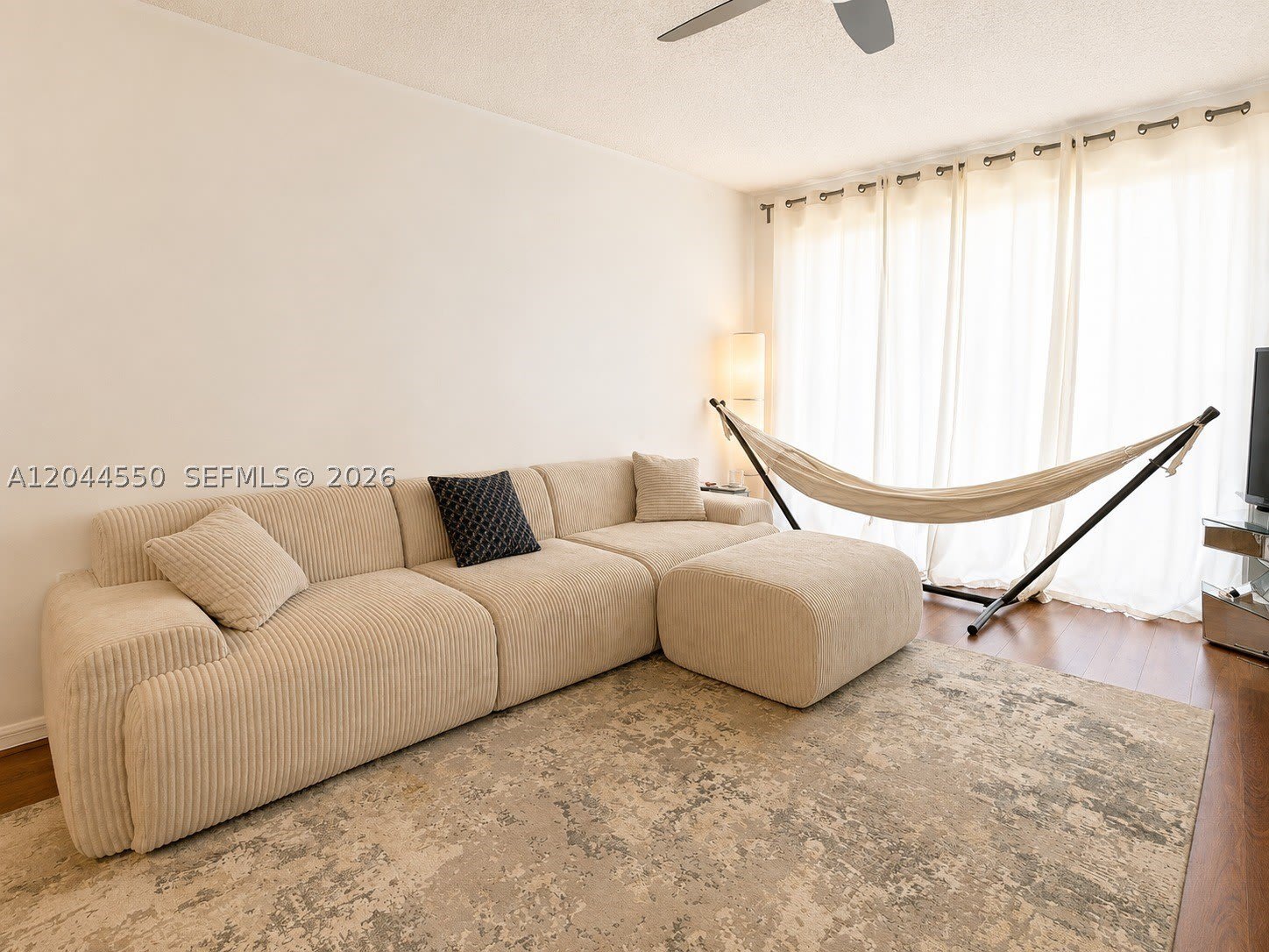 2027 SE 10th Ave – photo 5