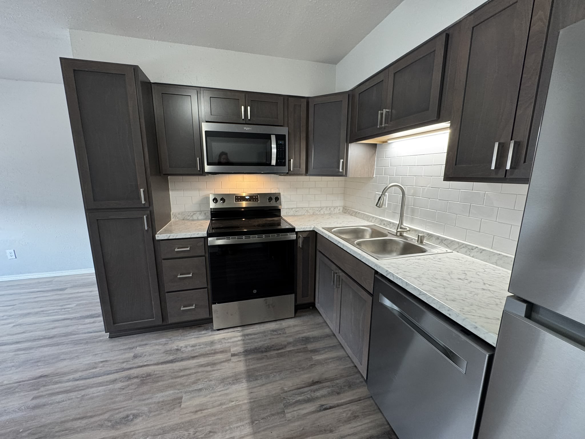 2405 W 2nd AveApt #23 – photo 3