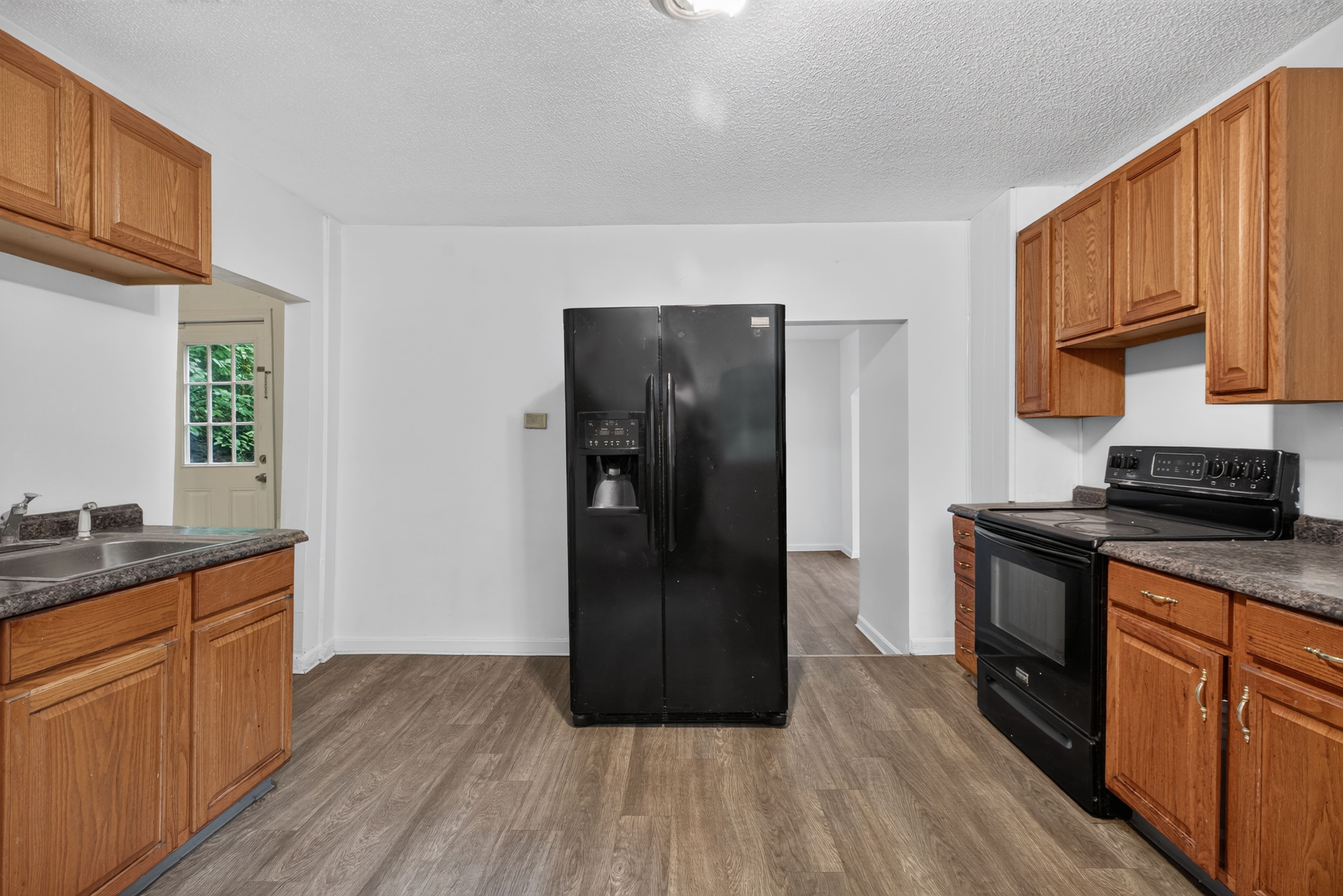 85 Vernon Avenue – photo 2