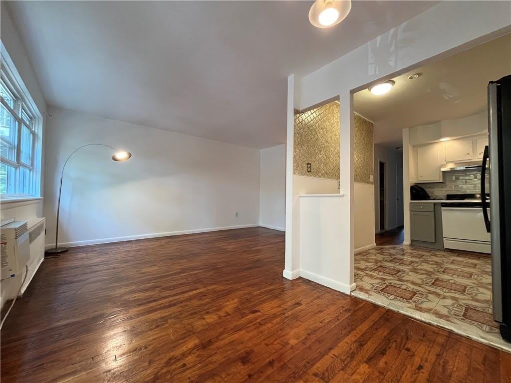 2077 E 54th Street – photo 3