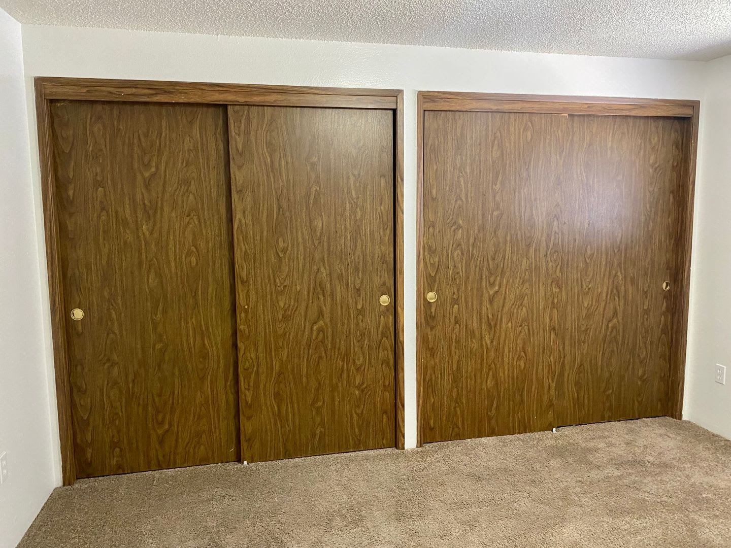 2 Bed 1 Bath Duplex w/ Fenced Yard and Off Street Parking – photo 3