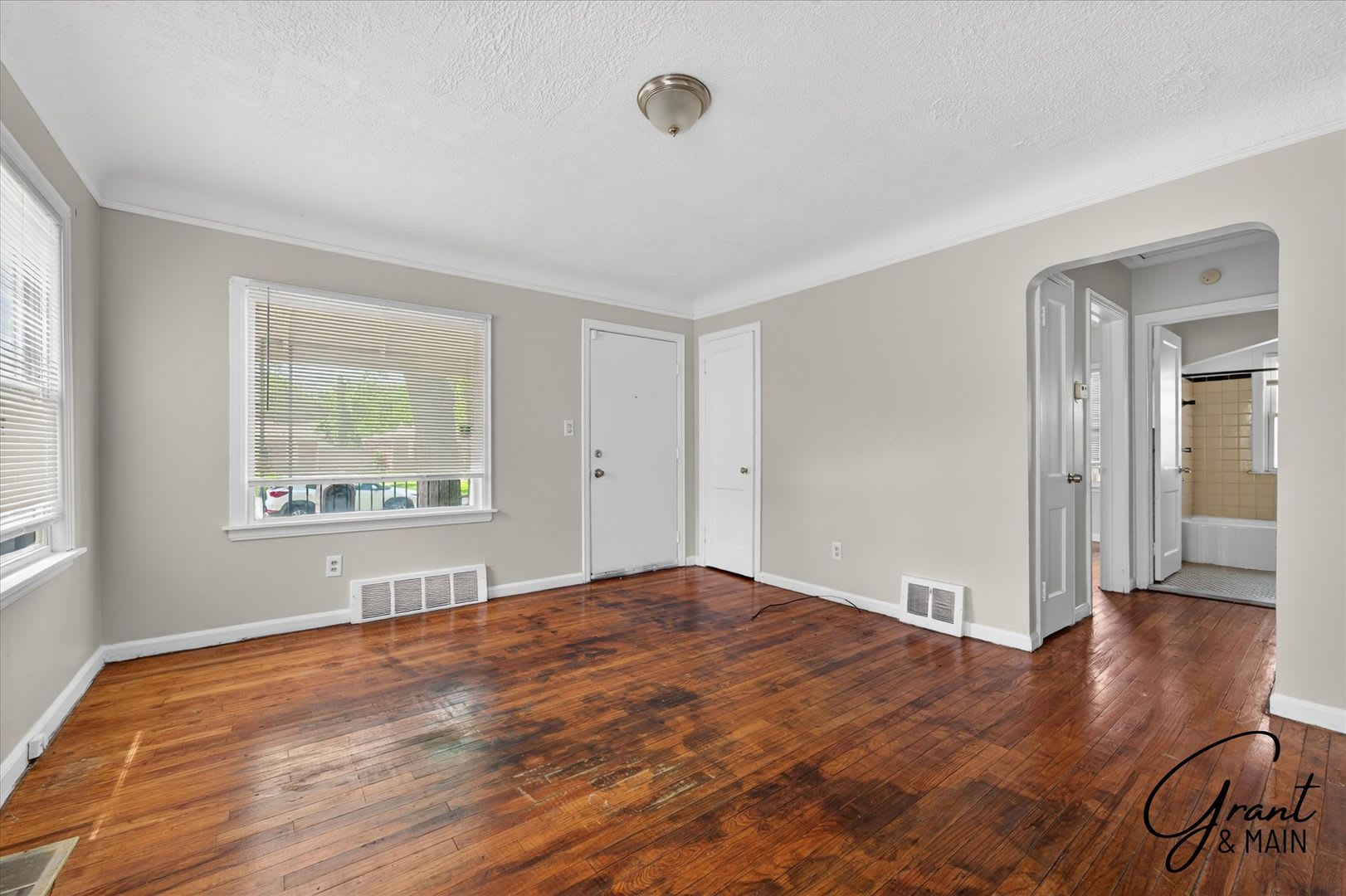 1200 2 Bedroom Ranch – photo 4