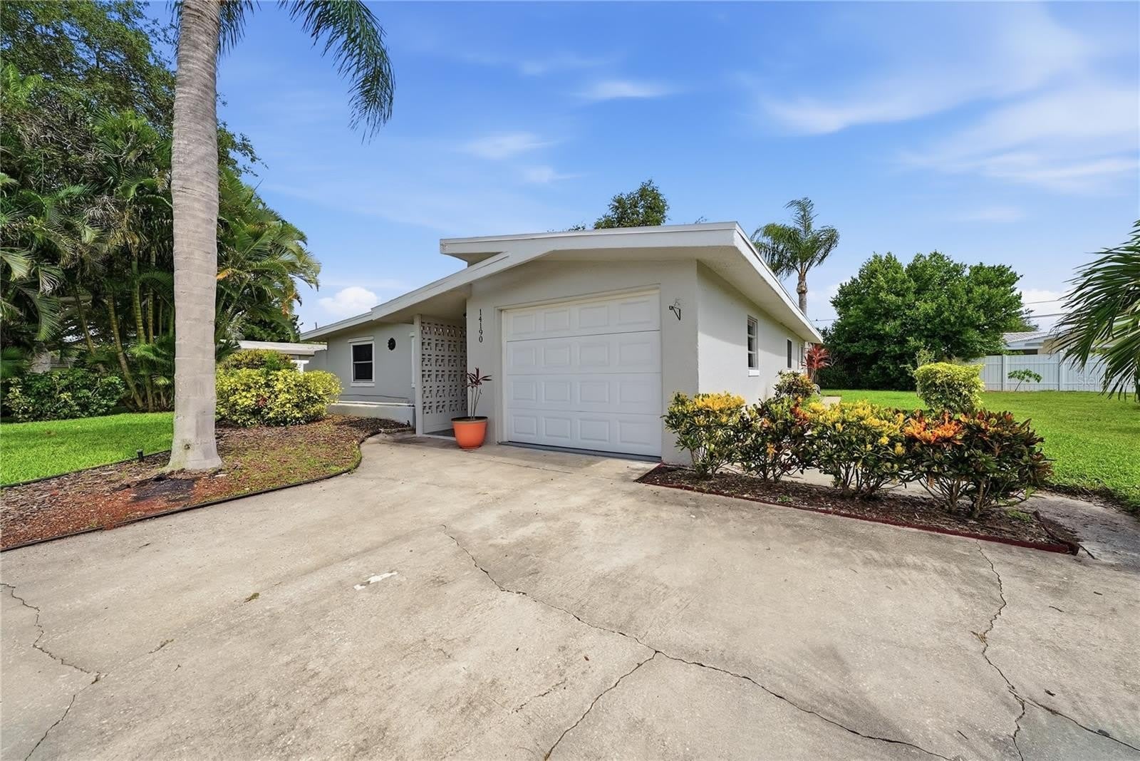 14190 PAGE Avenue – photo 3