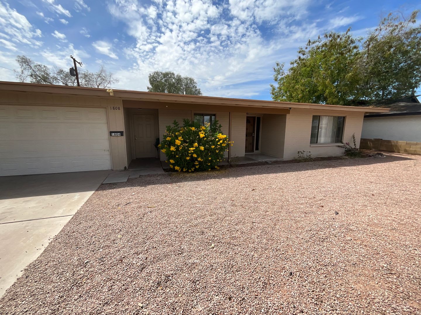4 bedroom 2 bath North tempe area close to south Scottsdale – photo 1