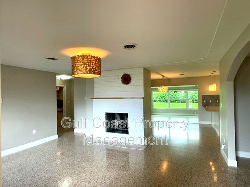 2253 Valencia Dr – photo 4