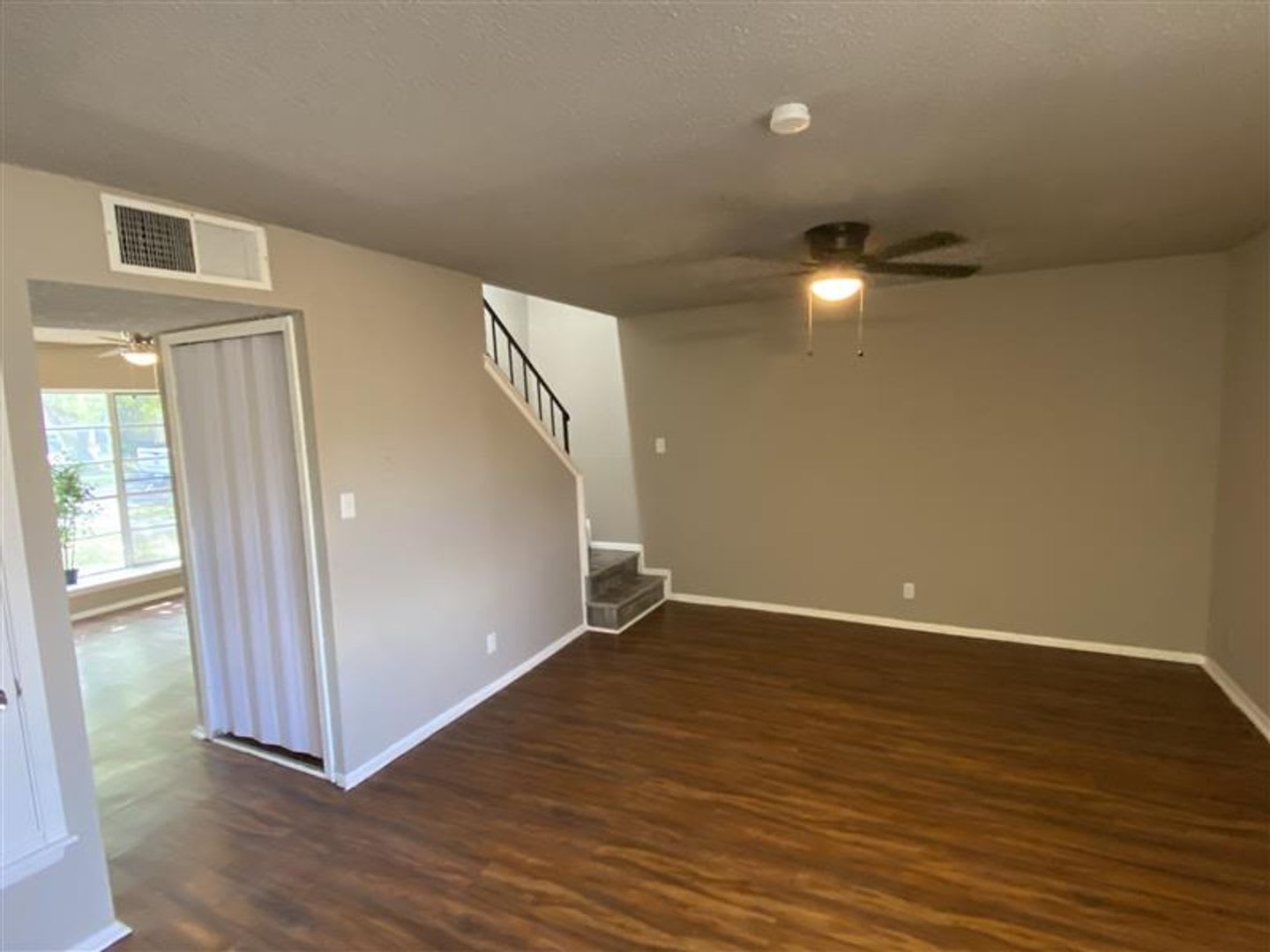 Very Large 2/2.5 Townhome with covered parking – photo 5