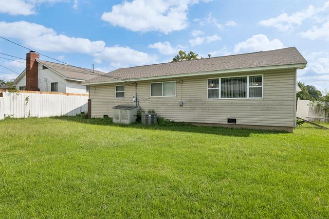 5905 East 30th St – photo 2