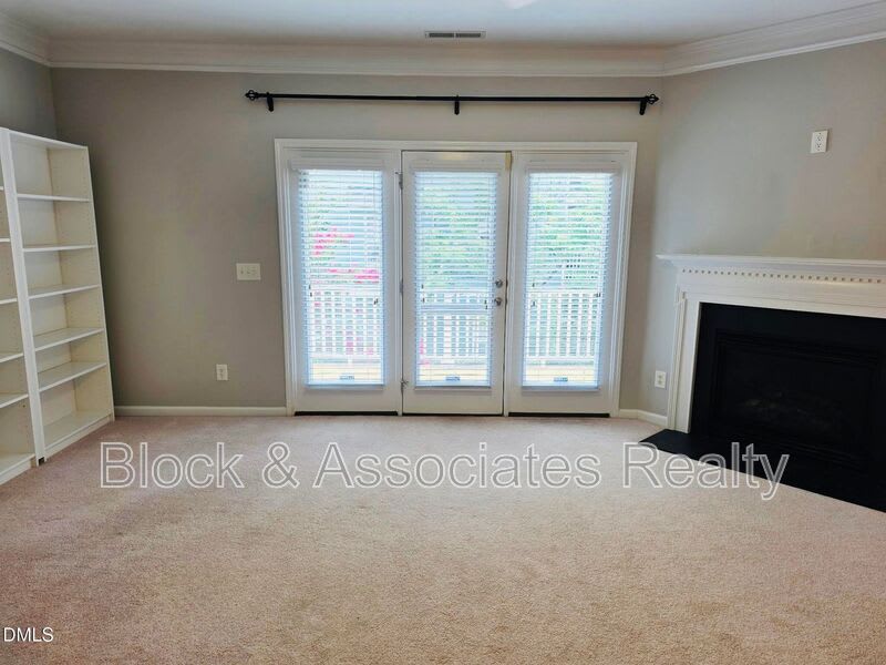 124 Braeside Ct – photo 4