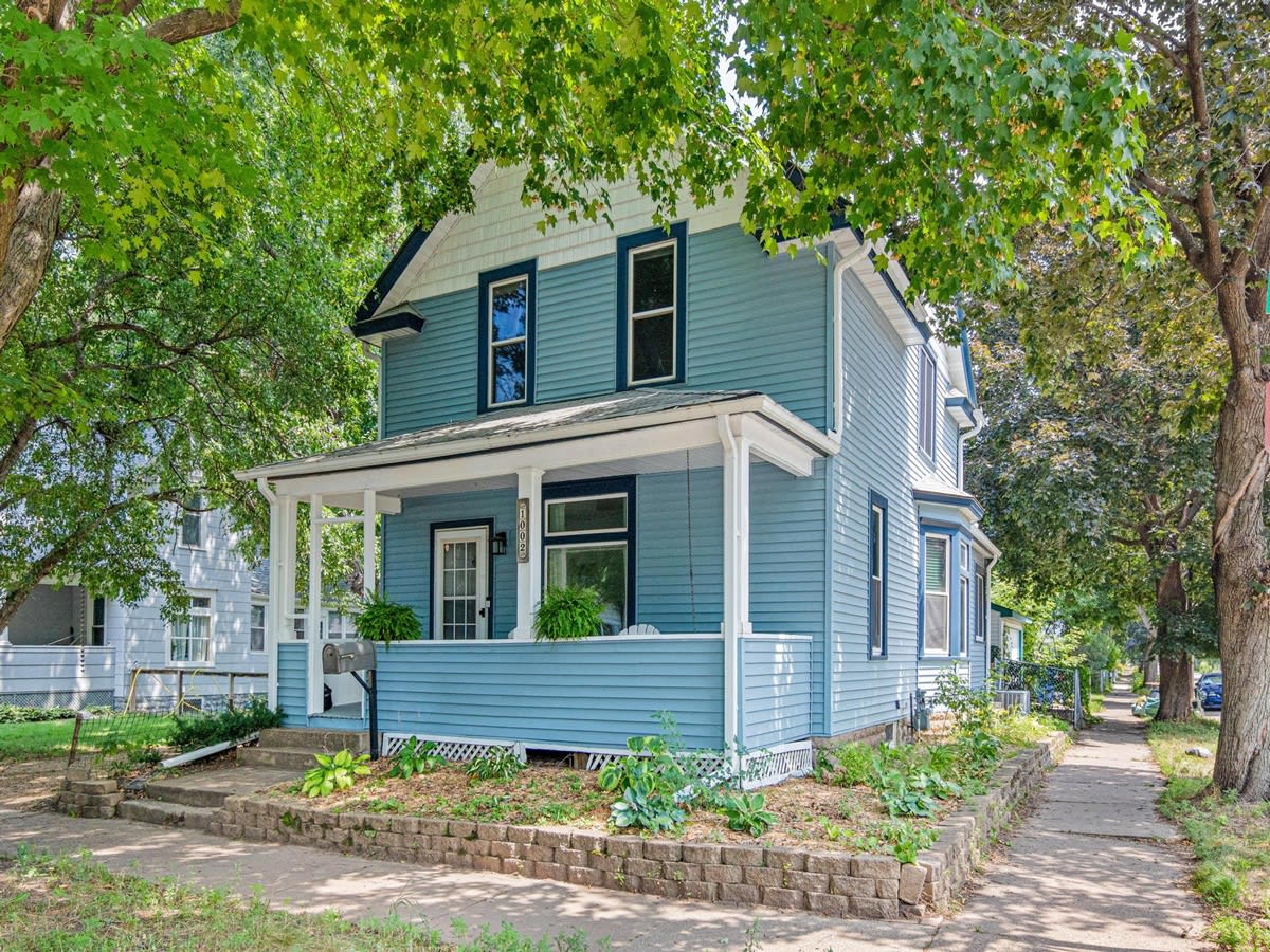 1002 Oxford St N – photo 5