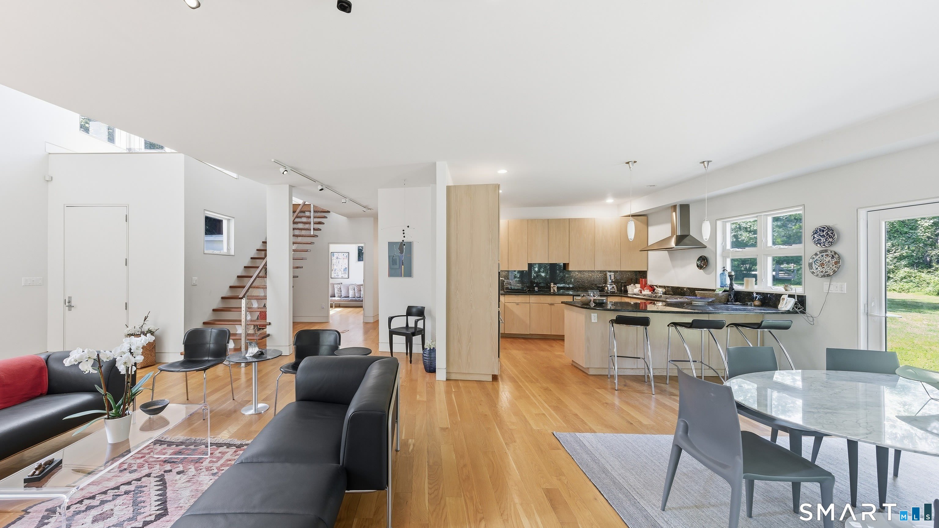 51 Maple Avenue S – photo 4