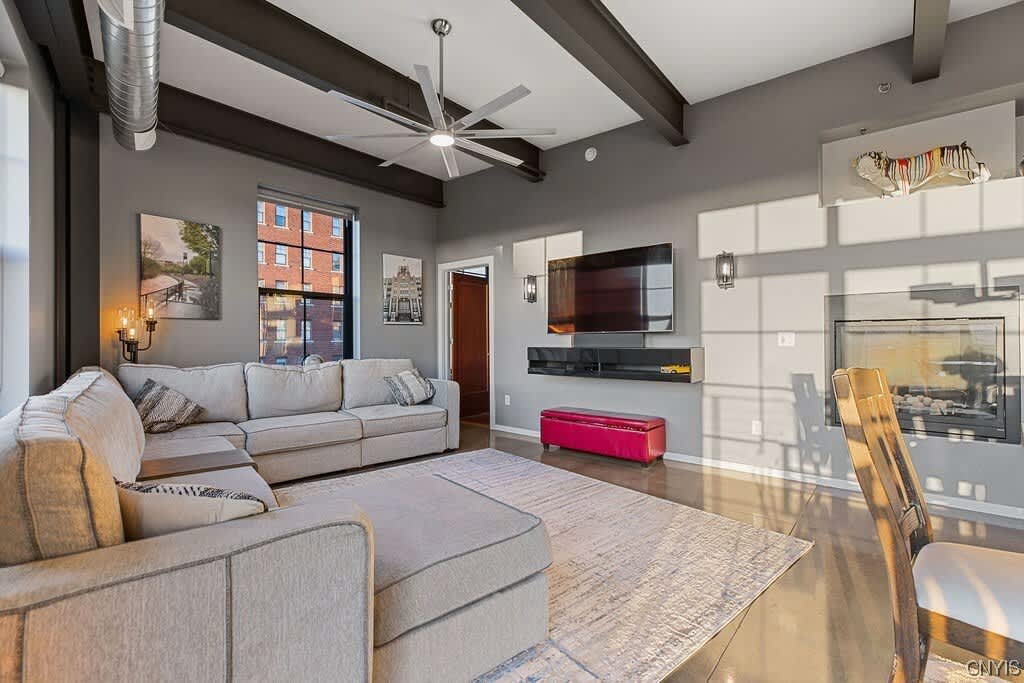 211 West Jefferson Street – photo 2