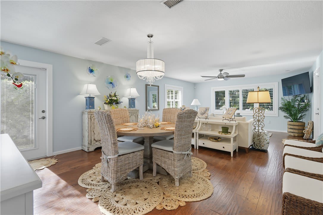 676 Royal Palm Place – photo 4