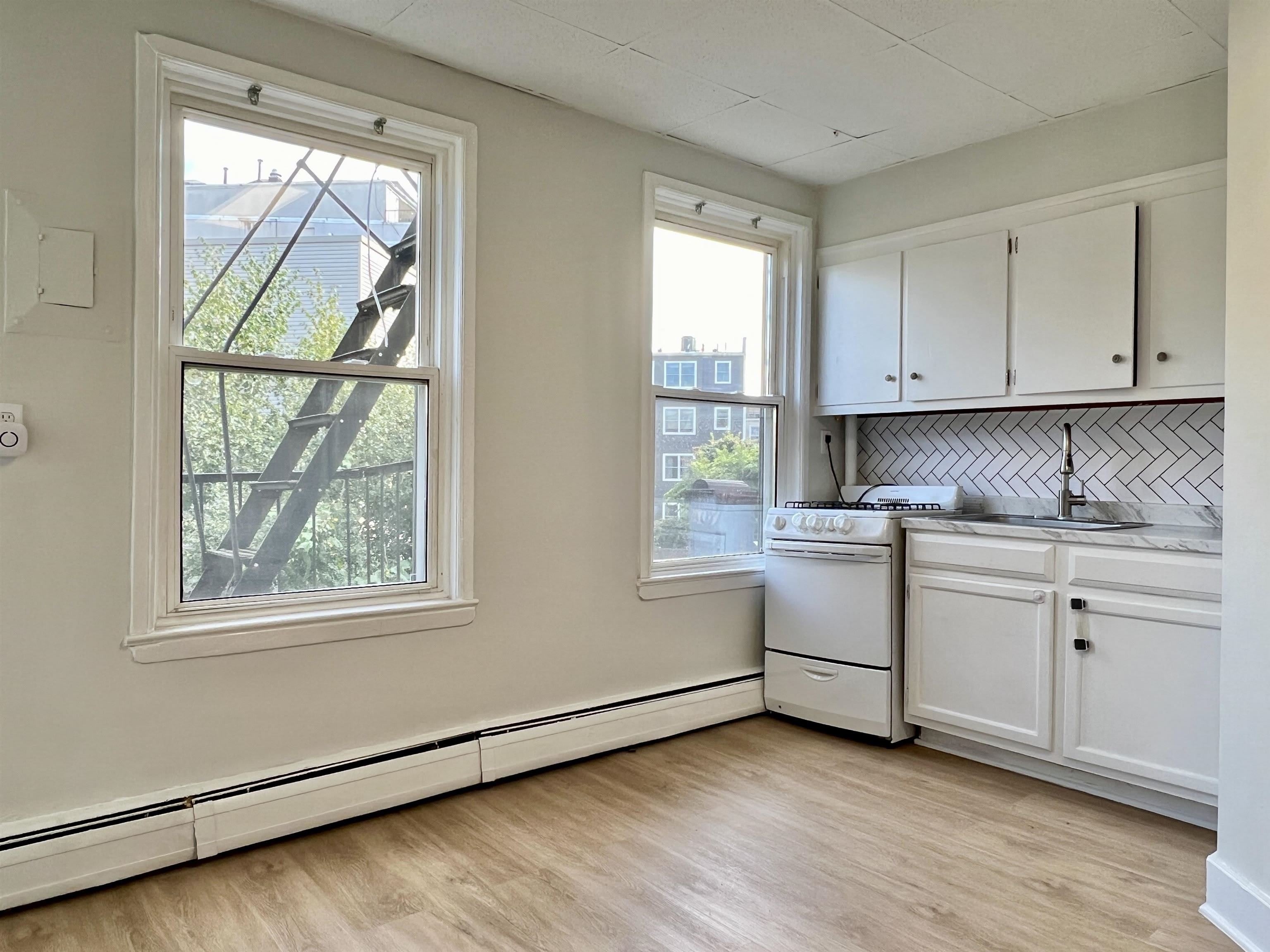 298 NEWARK AVE – photo 2