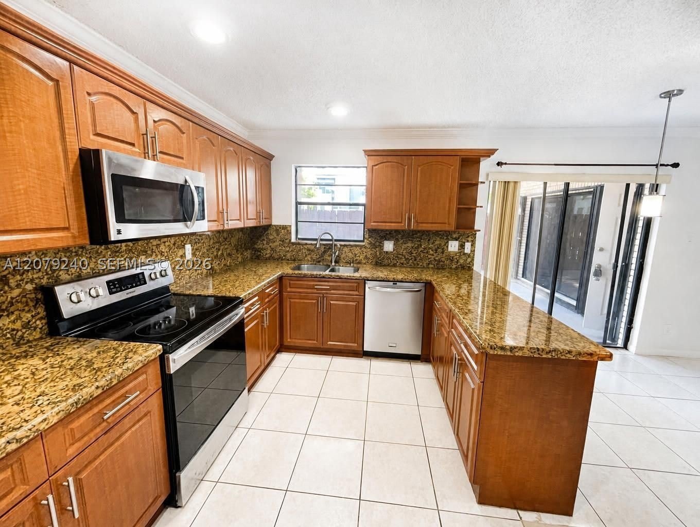 8215 SW 23rd Ct – photo 3