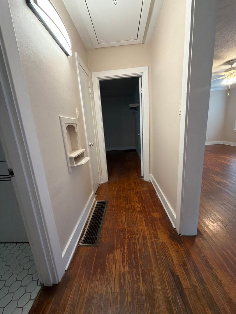 AVAILABLE NOW! 3 Bedroom 2 Bath – photo 5