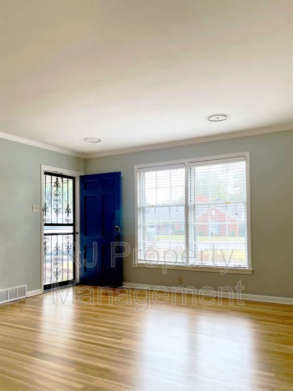 4950 Essexshire Ave – photo 5