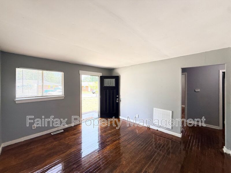 2308 Nebo St – photo 4