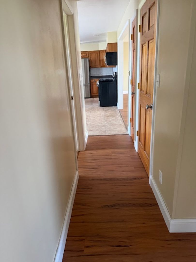 Beautiful 3BR home ten minutes from Bloomington with large lot. Recently refurbished and modernized – photo 3