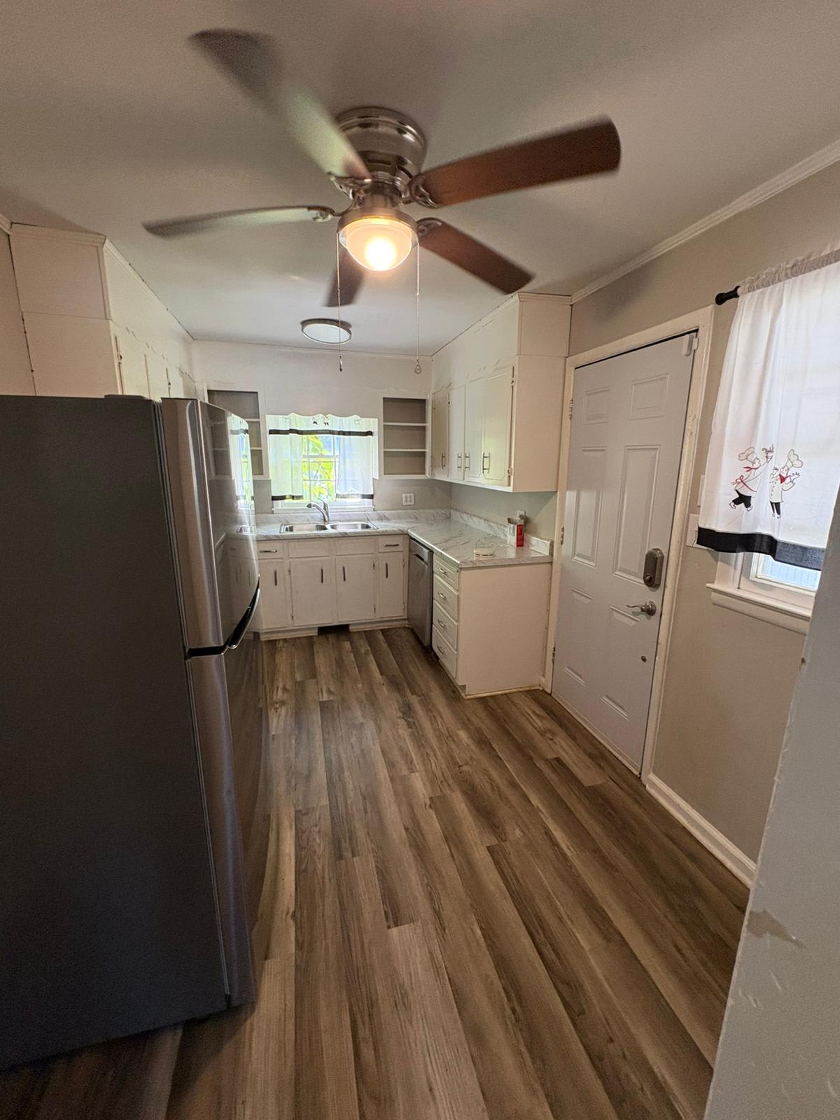 4322 Fairfax Drive – photo 3
