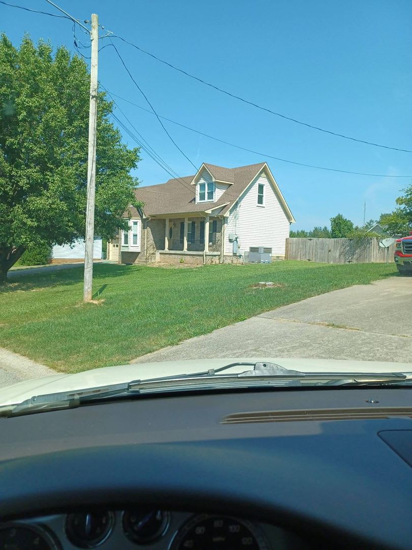 3 Bedroom 2.5 Bathroom Home! – photo 2