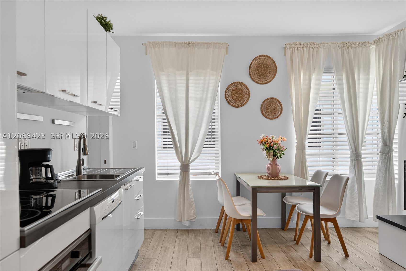 811 Jefferson Ave – photo 2