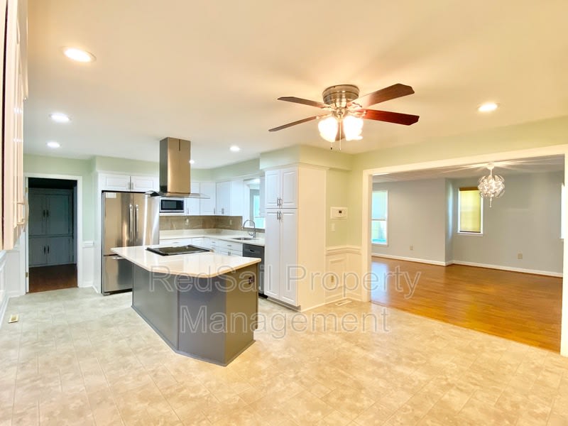 565 Sterling Rd – photo 4