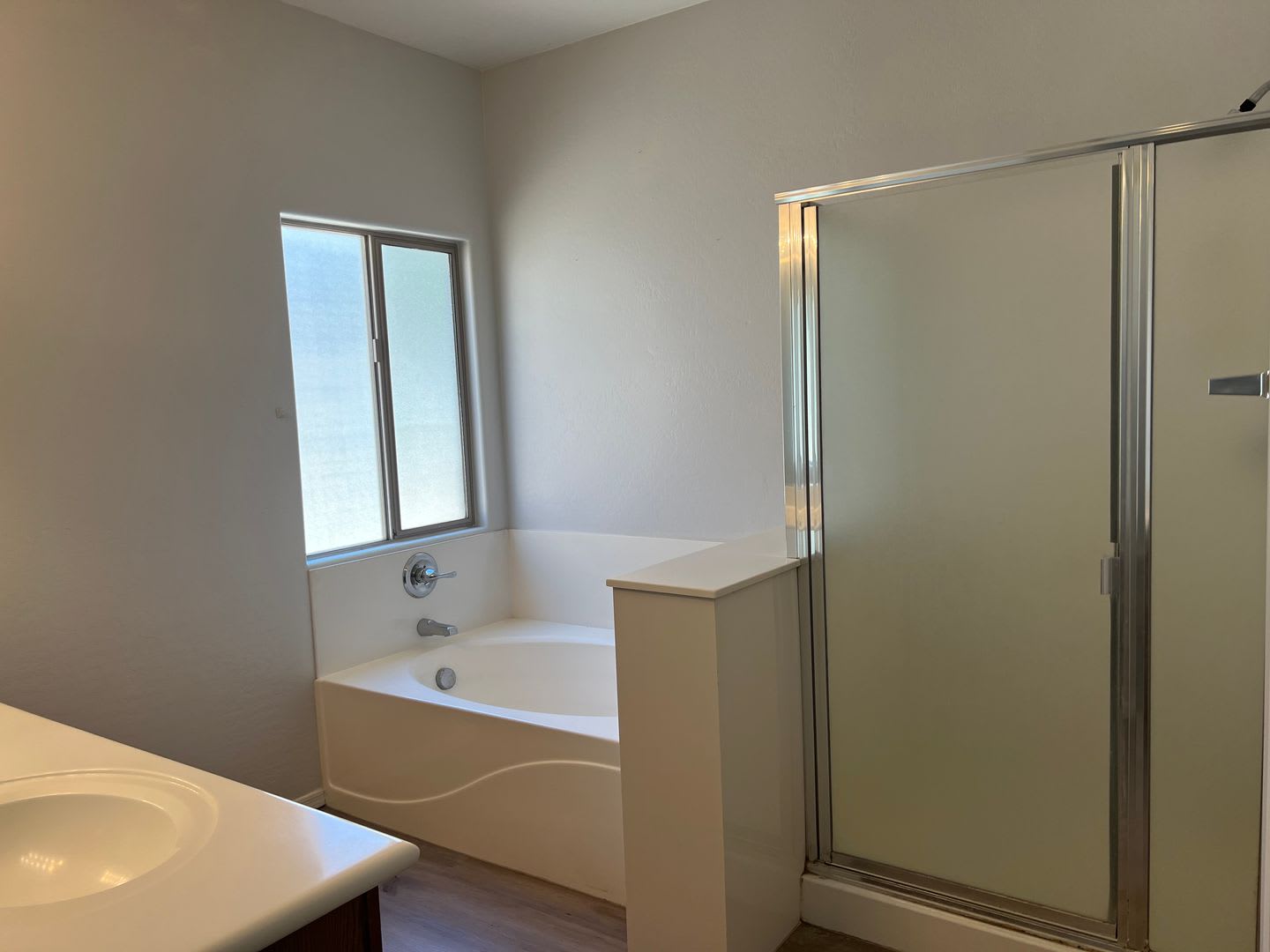4 beds, 2.5 baths, 1,741 sqft – photo 2