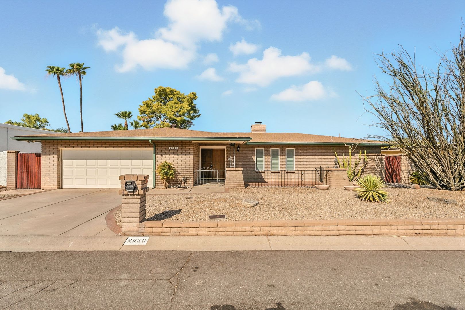 Beautiful 3 bed, 2 bath w/ bonus Room, located in Heritage Heights in Phoniex – photo 1